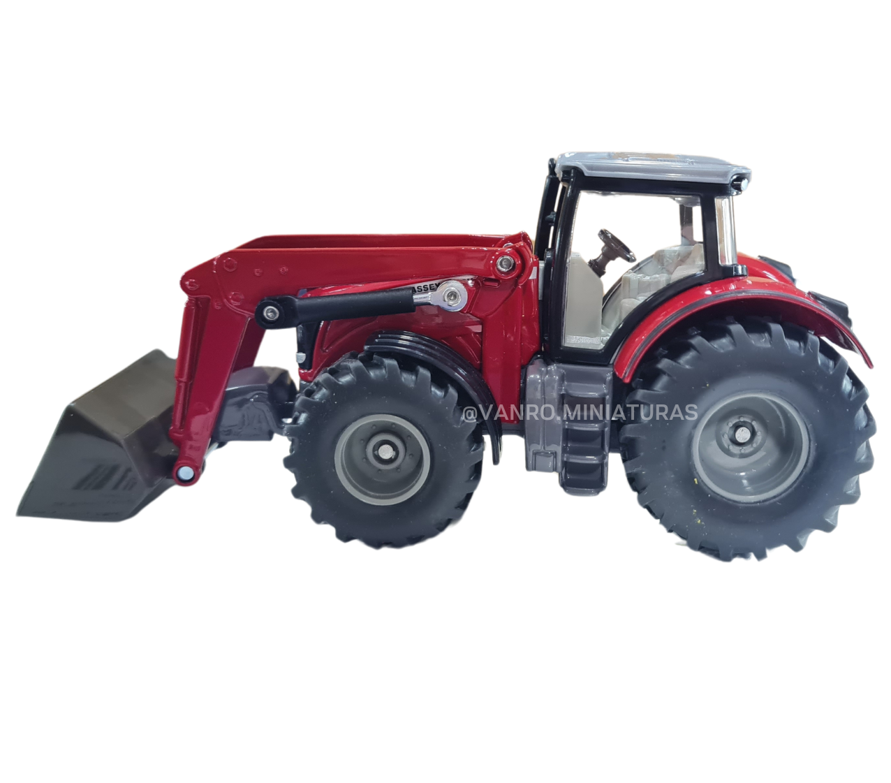 Tractor Massey Ferguson C/ cargador frontal – Siku