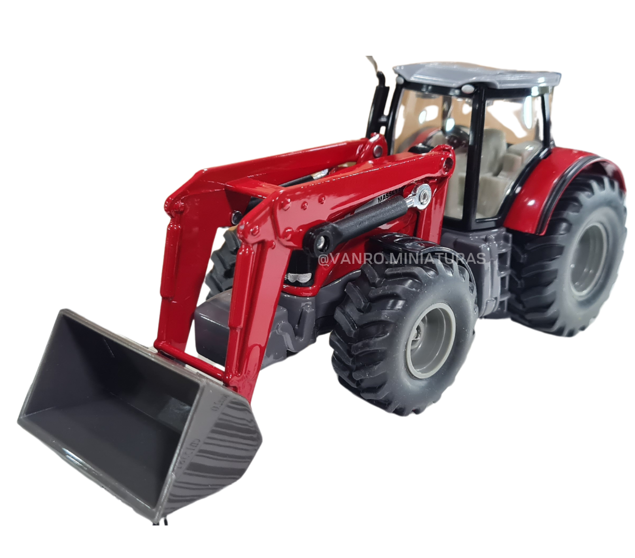 Tractor Massey Ferguson C/ cargador frontal – Siku