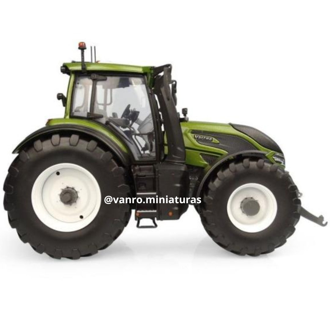 Tractor Valtra Q305 – Universal Hobbies