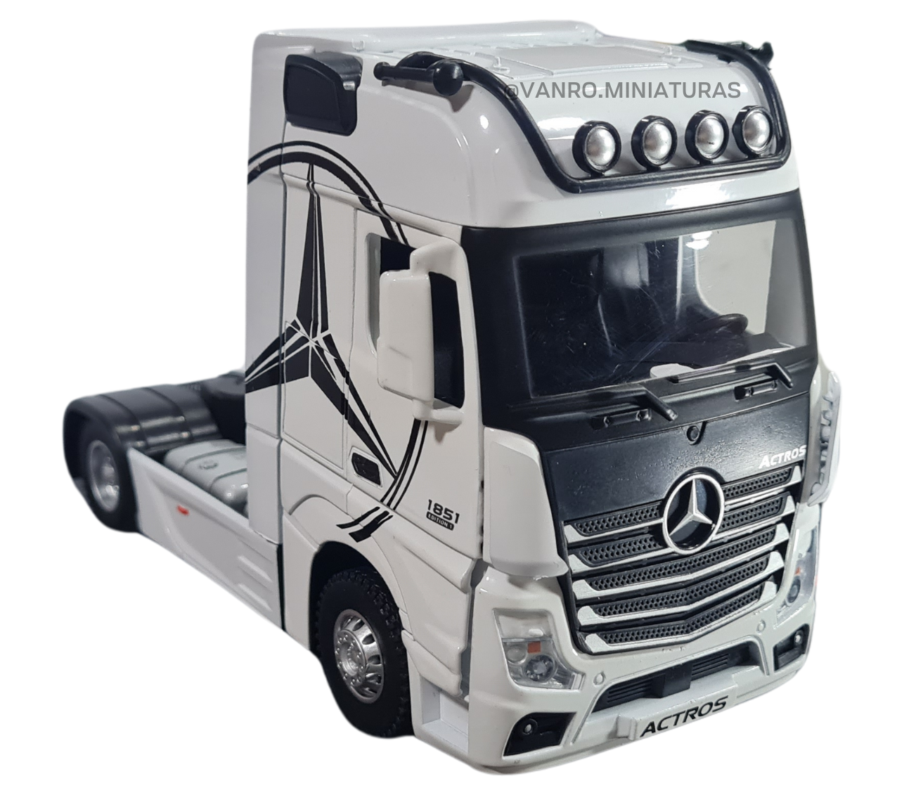 Camión Mercedes Actros blanco