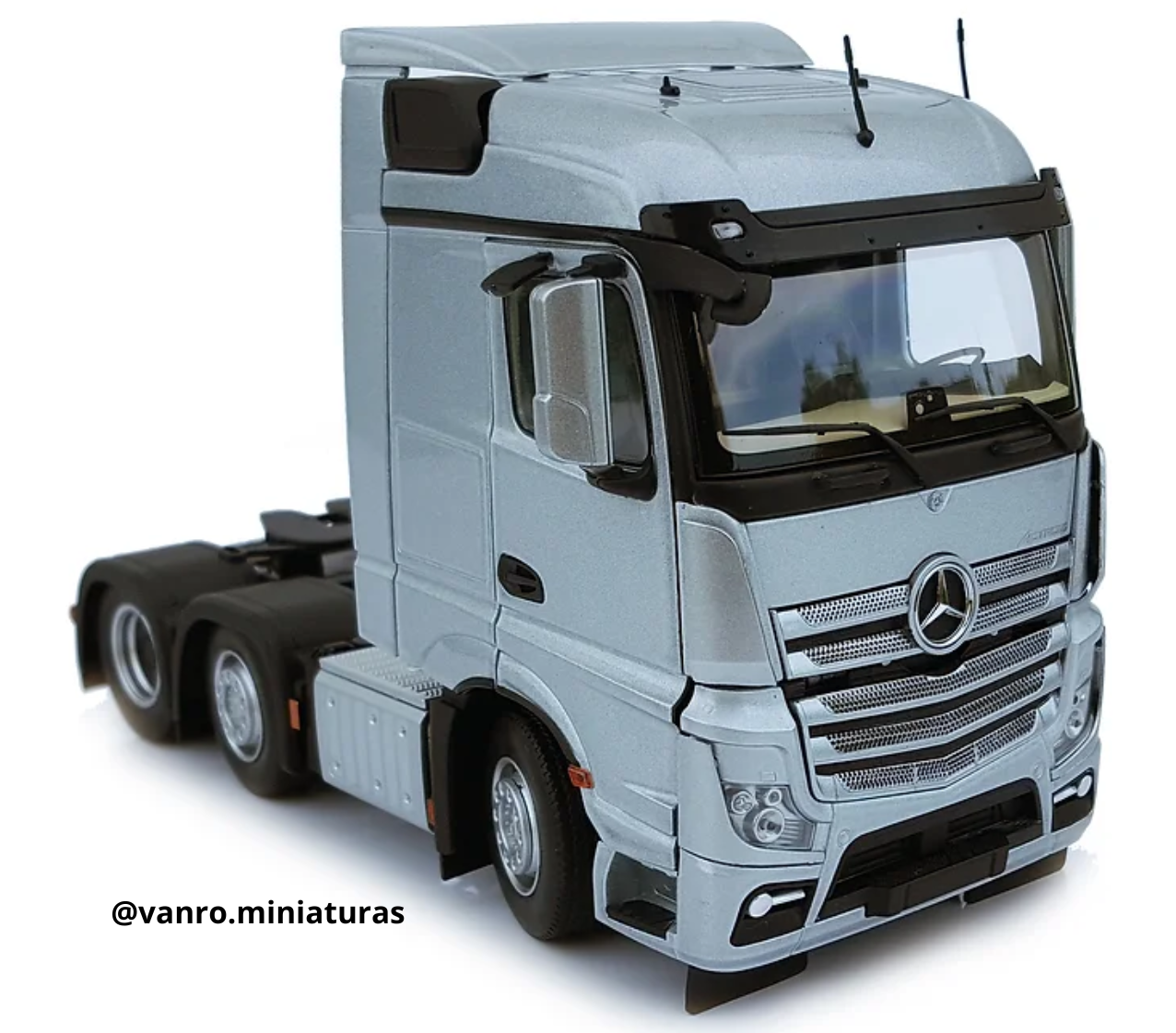 Camión Mercedes Benz Actros 6×2 silver – Marge Models