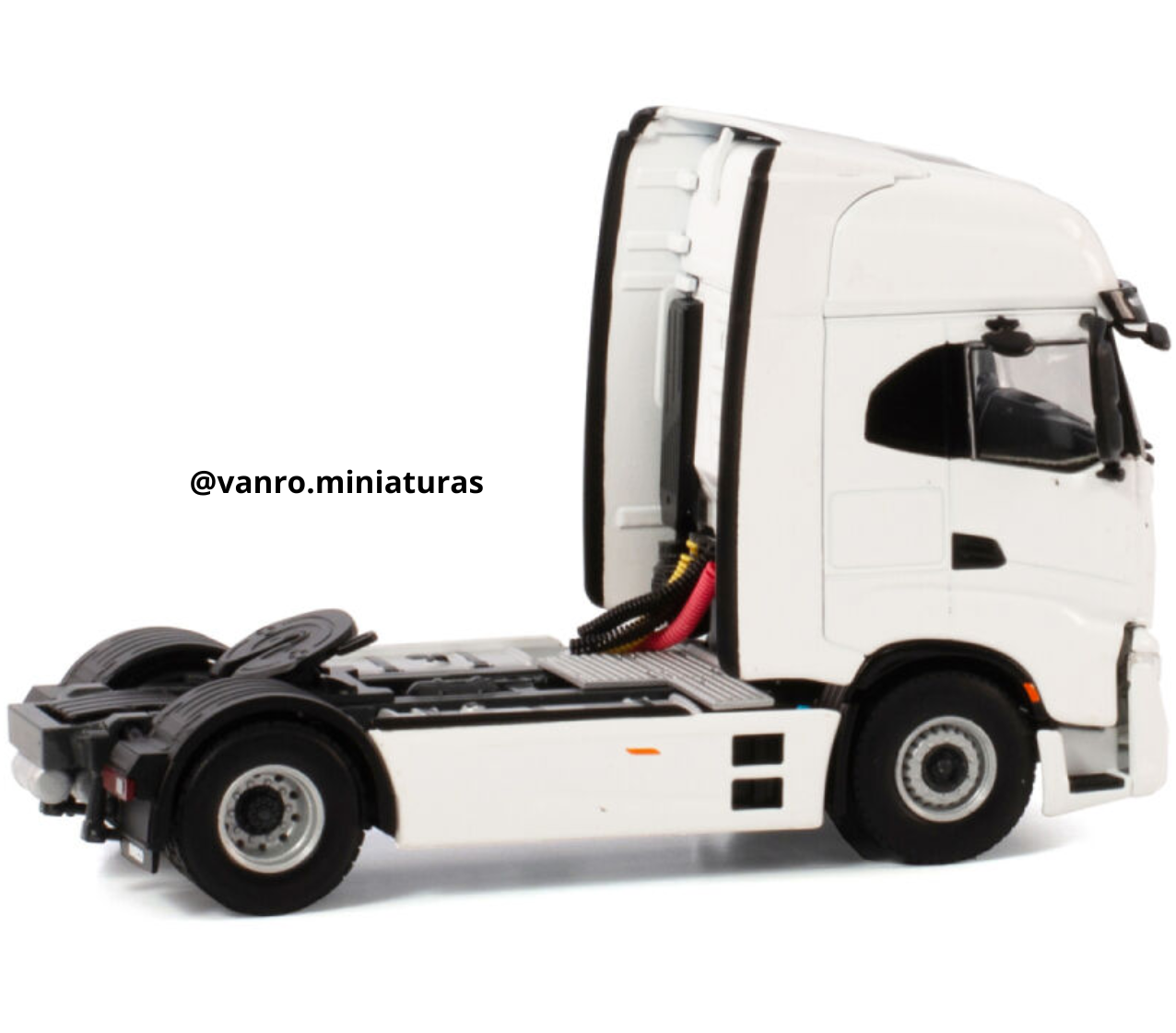 Camión Iveco S-Way 4×2 – WSI Models