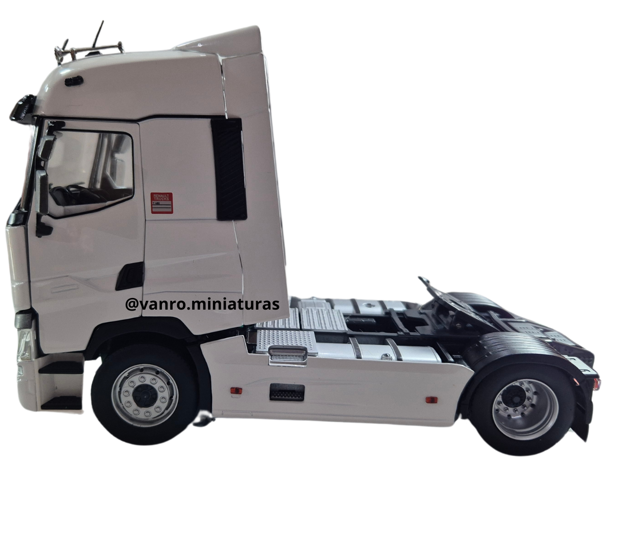 Camión Renault Serie T 4×2 blanco – Marge Models