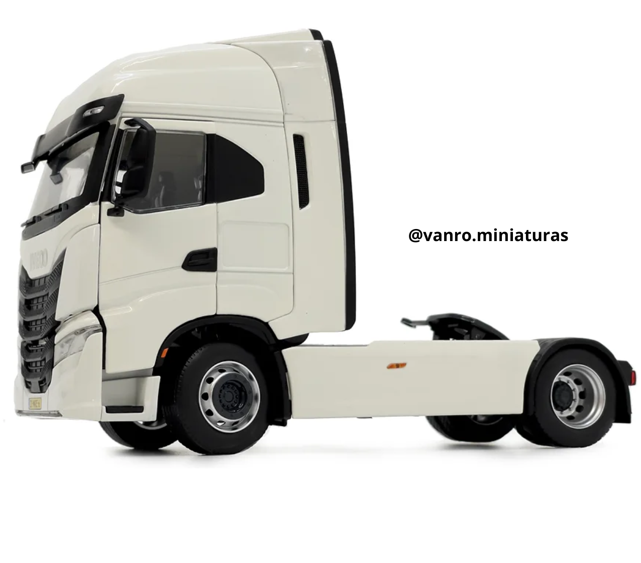 Camión Iveco S-Way 4×2 blanco – Marge Models