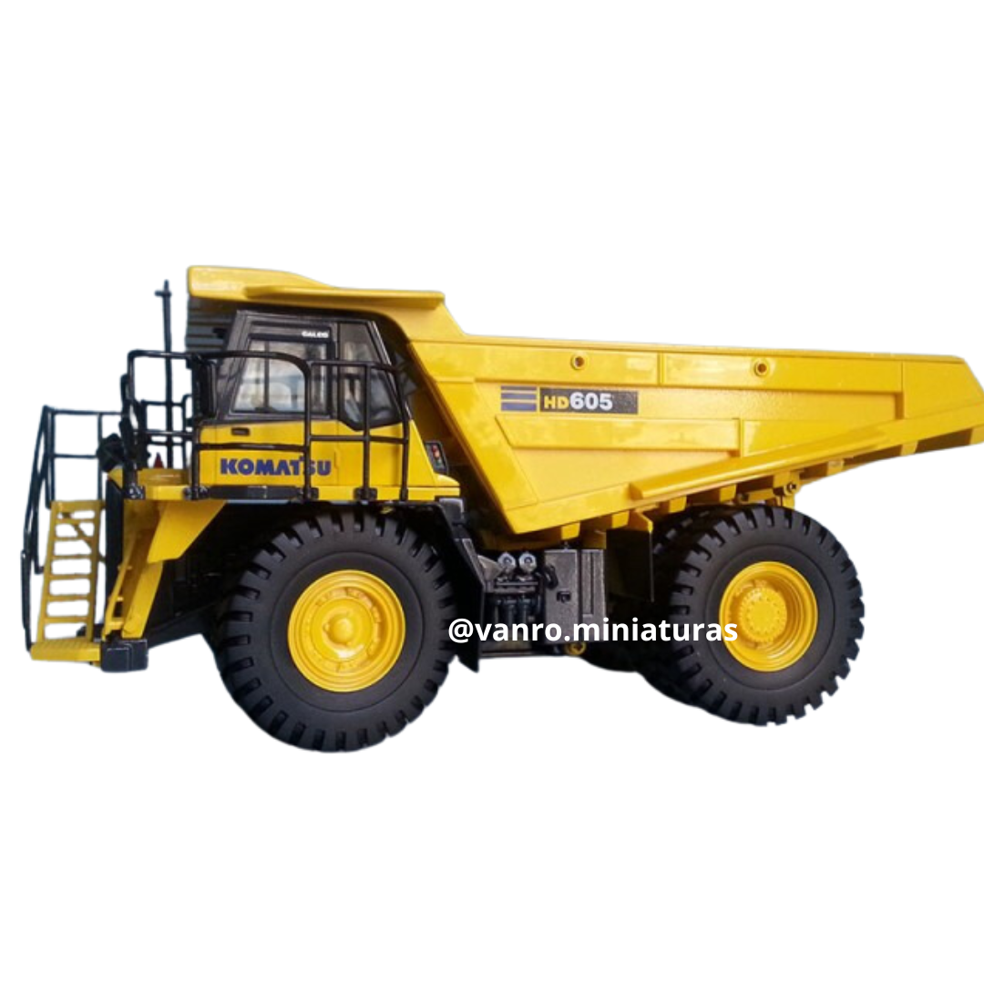 Camión de extracción Komatsu HD605-8 – First Gear